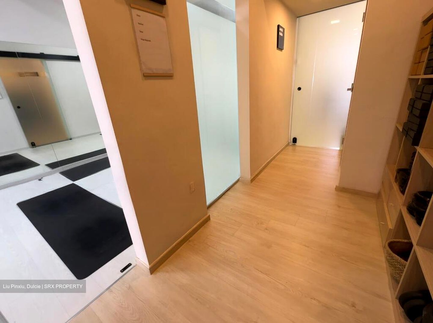 Thomson Park (D20), Retail #498534191